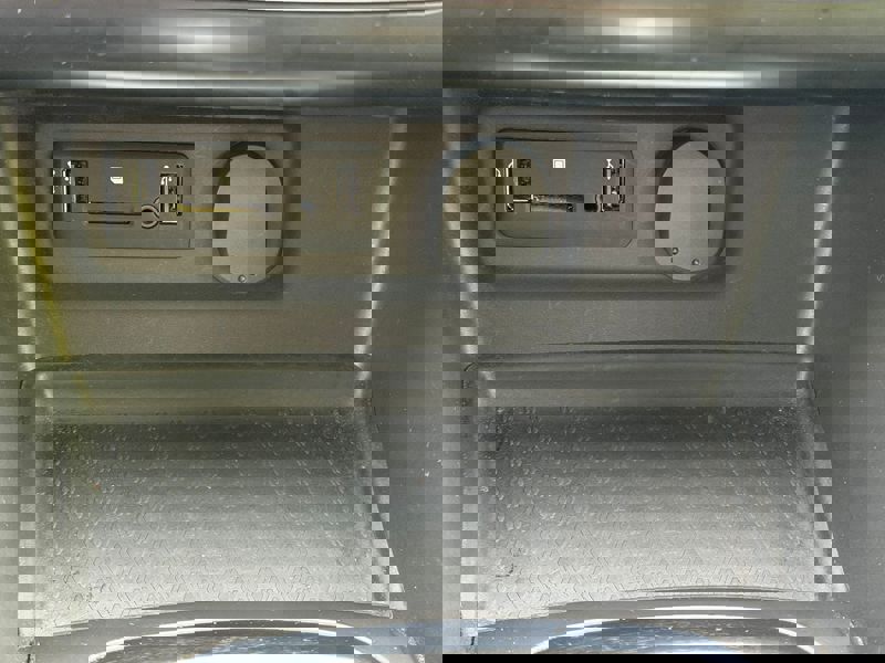 Image Renault MEGANE IV BERLINE 5 PTES. 1.6 TCe 205 GT Full leds GPS Caméra Bose Bluetooth Régul adapt Clim auto Gtie 1 an 